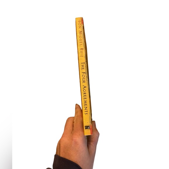 The Four Agreements By Don Miguel Ruiz A Toltec Wisdom Book Guide to Personal Fr - Picture 4 of 6